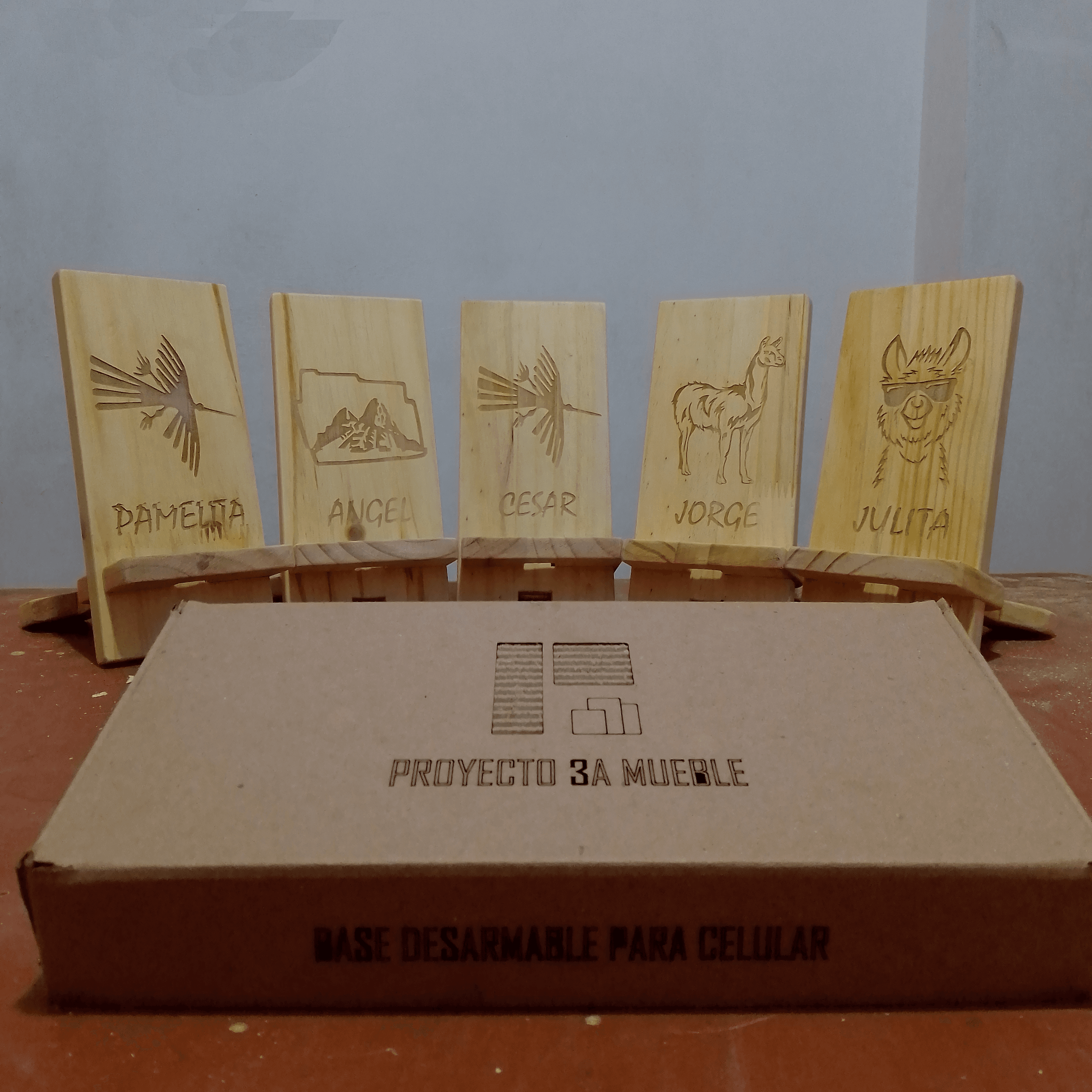 Base para celulares con motivos peruanos